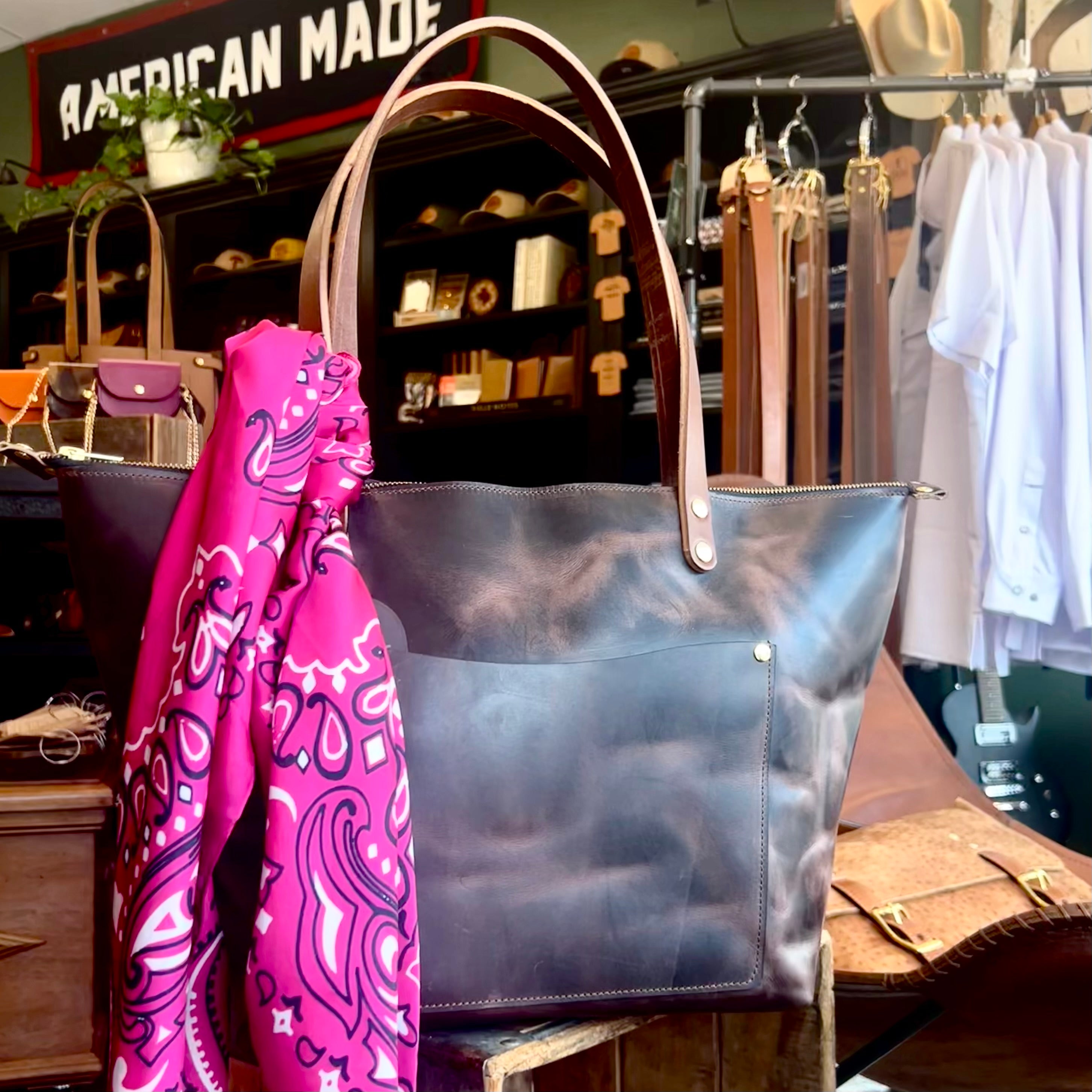 Larissa Tote - Traveler Collection