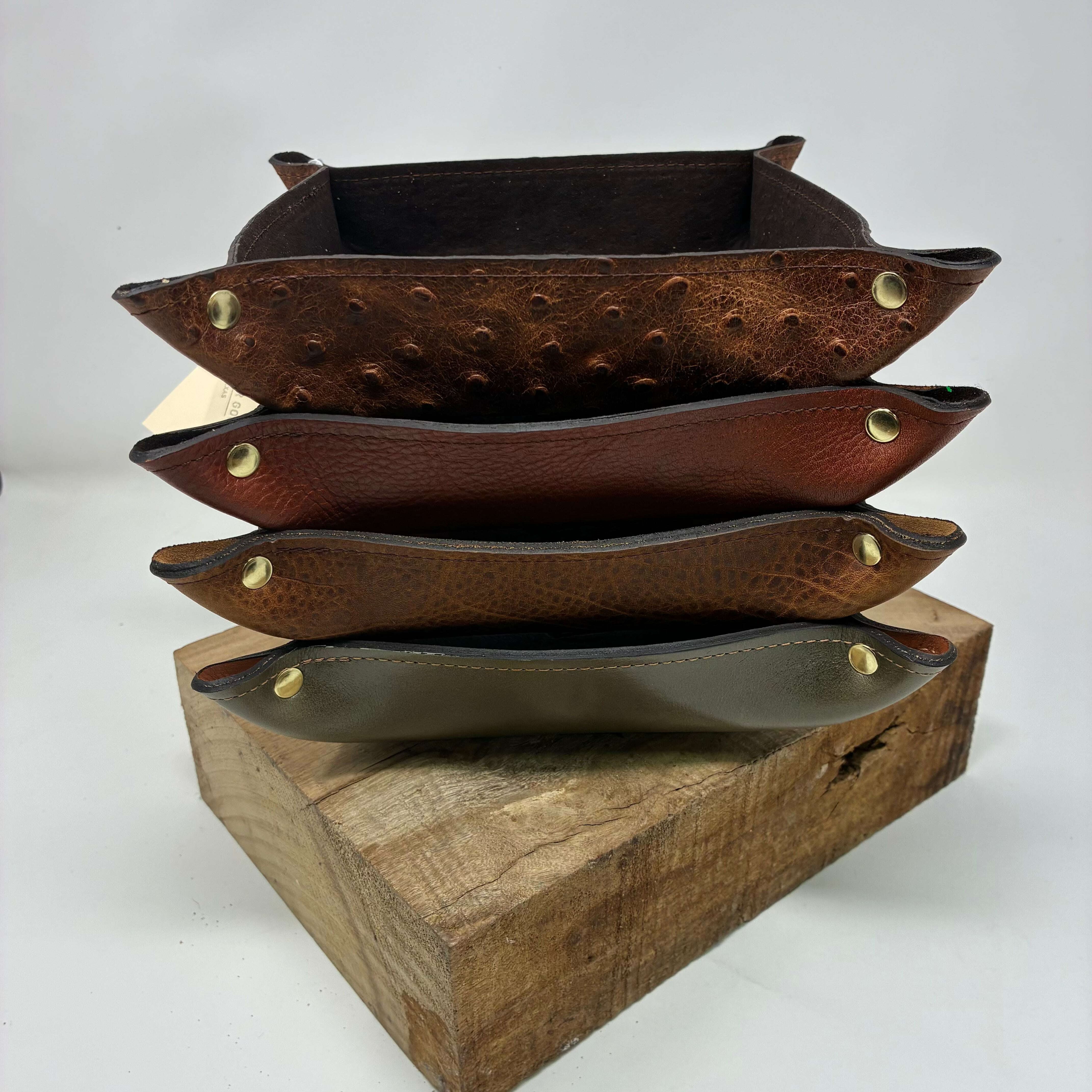 odin-deluxe-leather-valet-tray-–-small_lifestyle-35933769