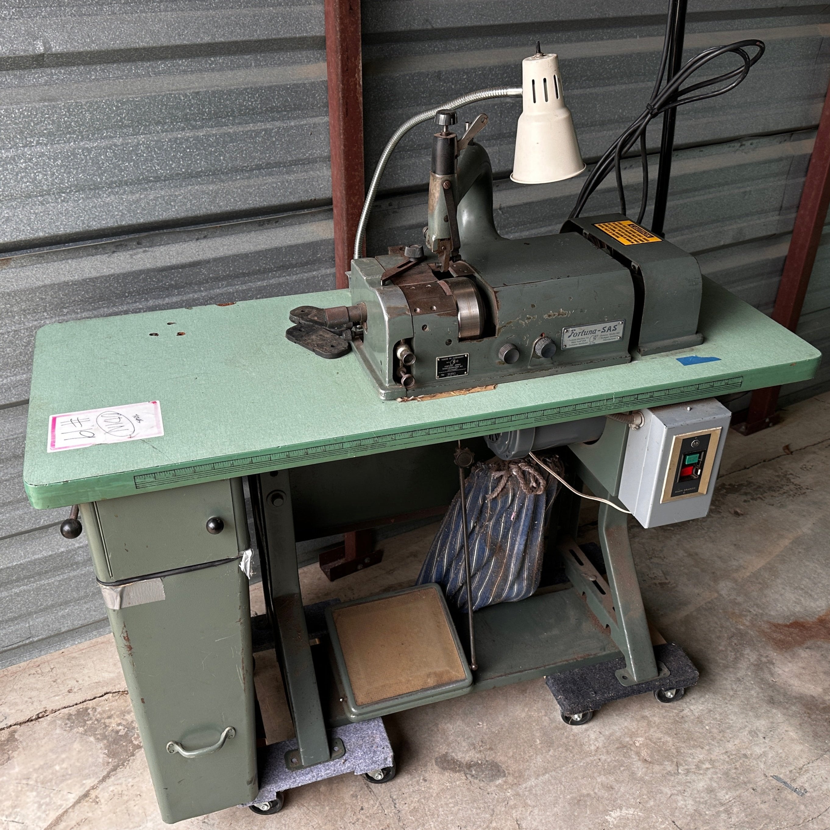 SALE PENDING! Fortuna Bell Knife Skiver with Vaccum Table