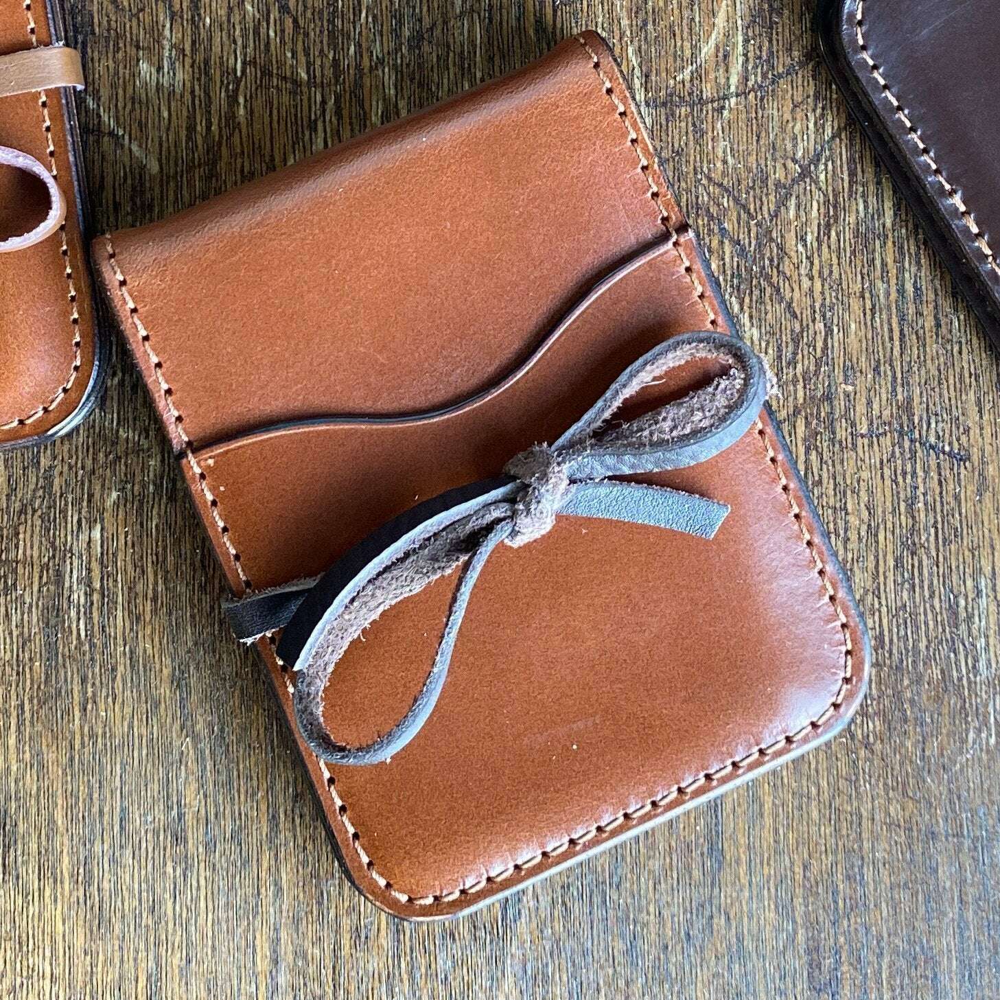 James Bi-Fold Card Wallet w/ Cash Clip