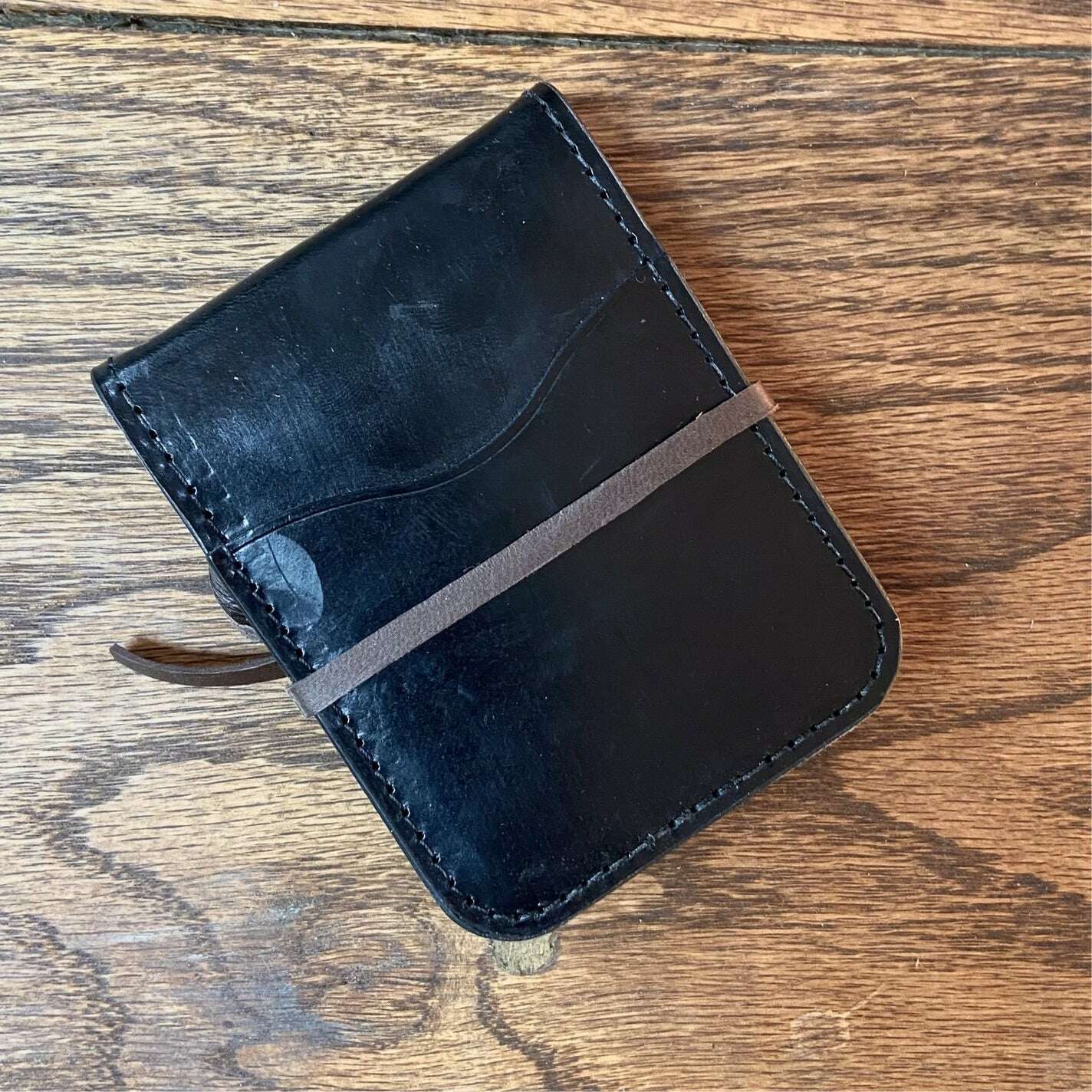 James Bi-Fold Card Wallet w/ Cash Clip