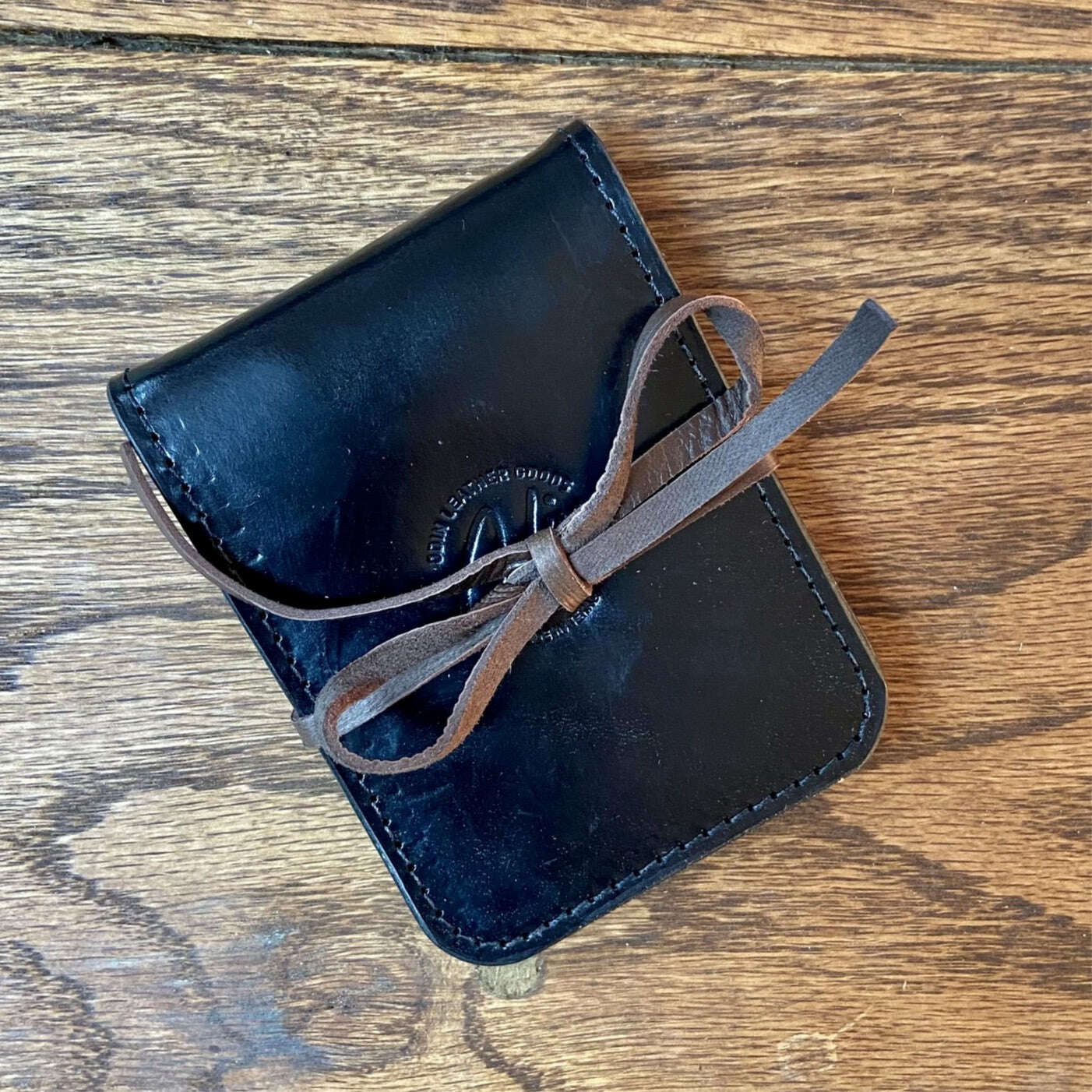 James Bi-Fold Card Wallet w/ Cash Clip