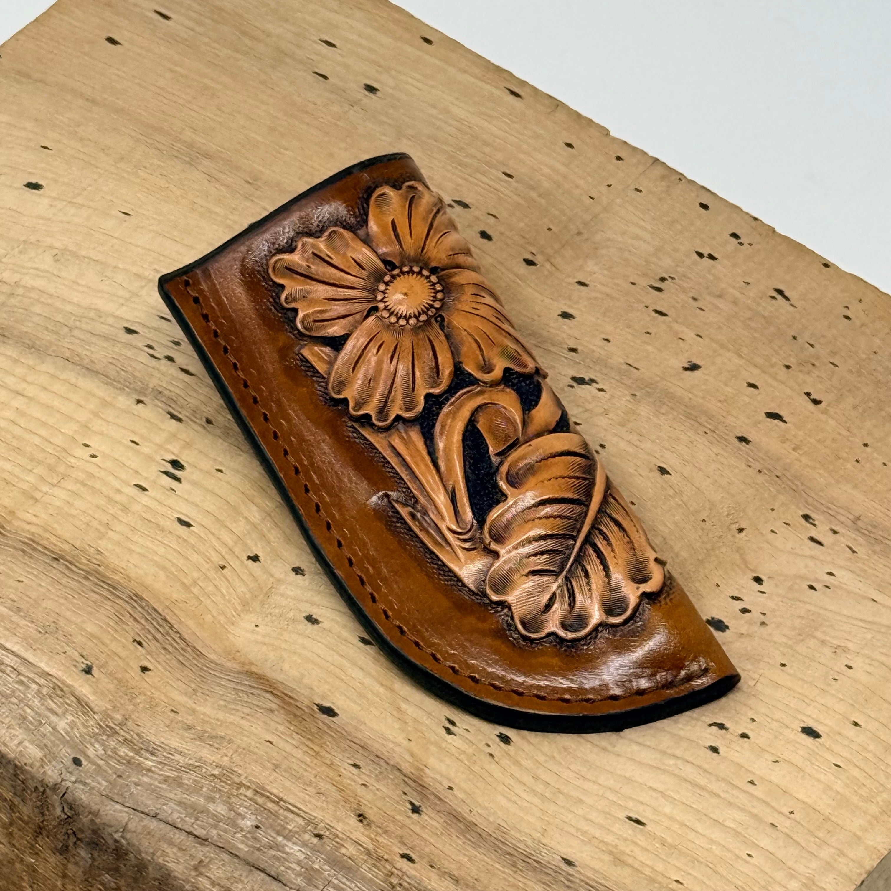 Tooled Buck Knife Sheath – Western Floral Natural / 002