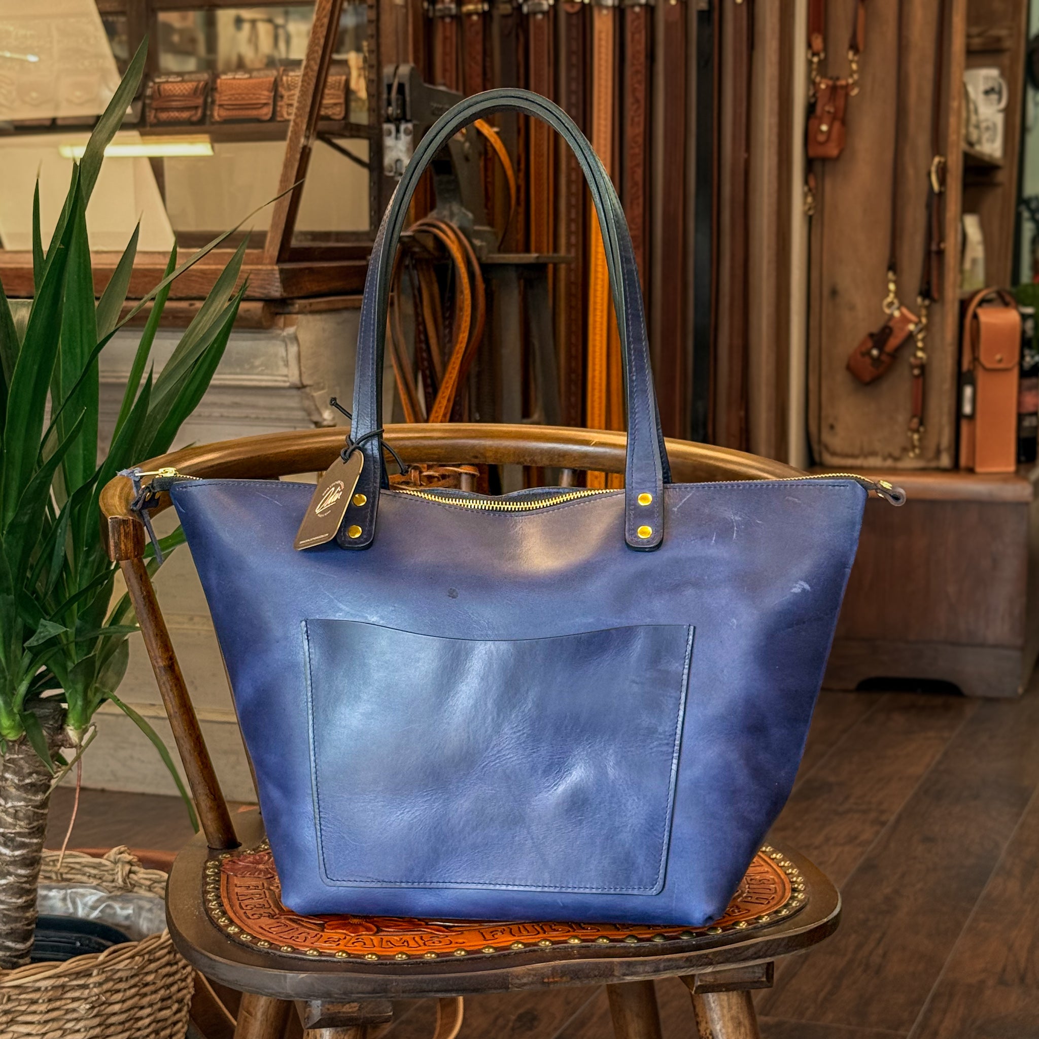 Larissa Tote - Traveler Collection