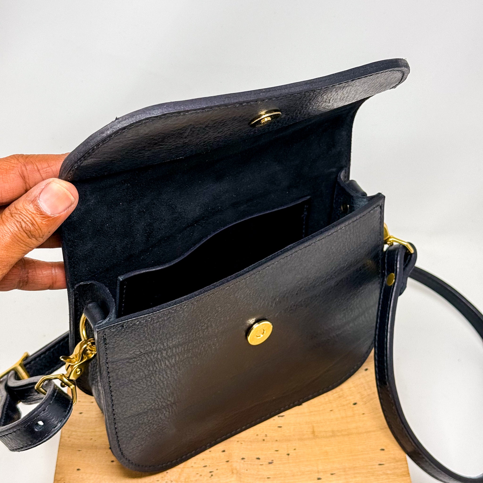 Bailey Purse w/ Wildebeest Inlay