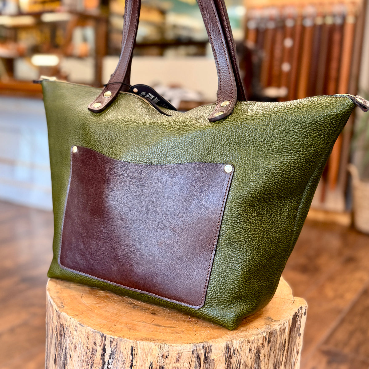 Larissa Tote - Bulldog Collection