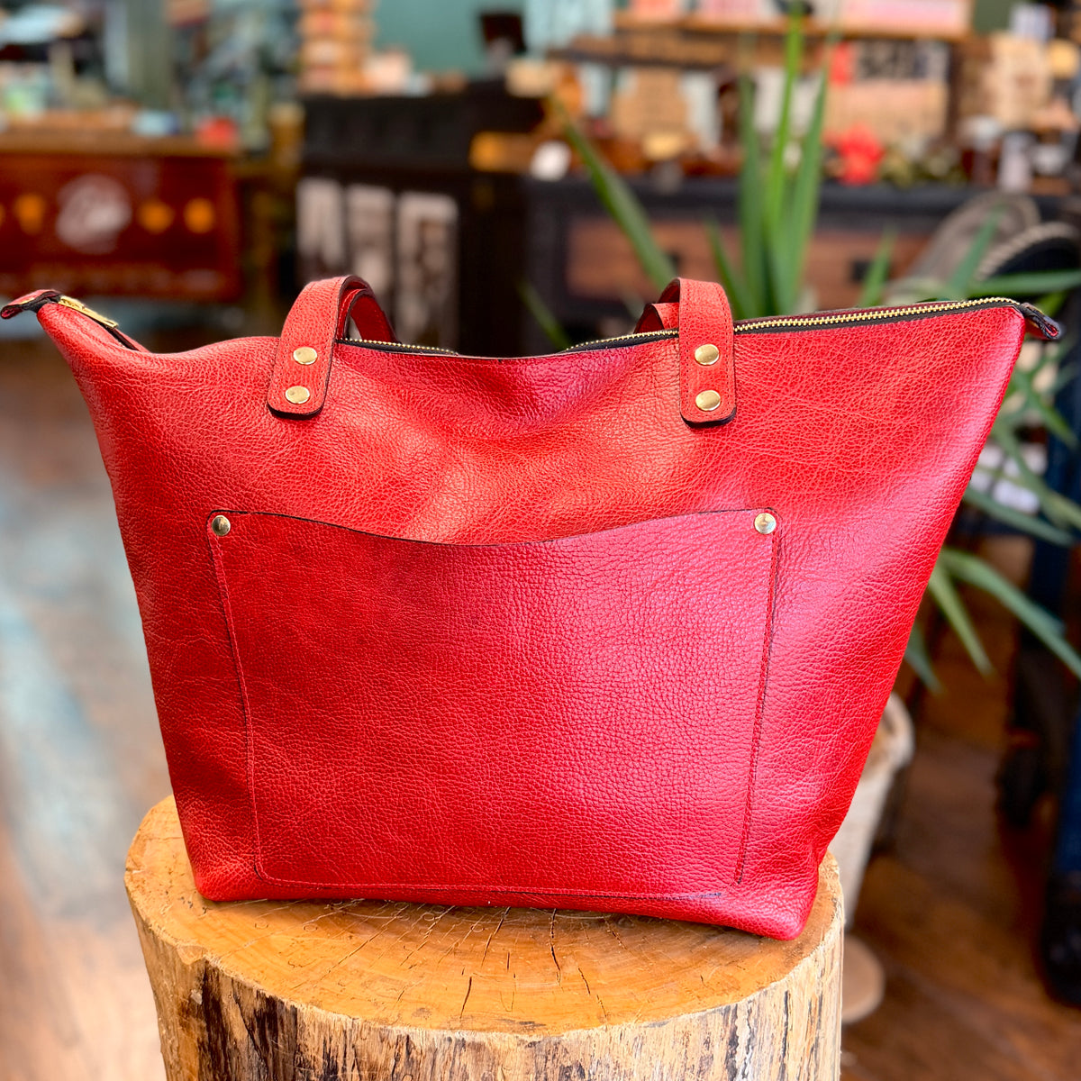 Larissa Tote - Bulldog Collection