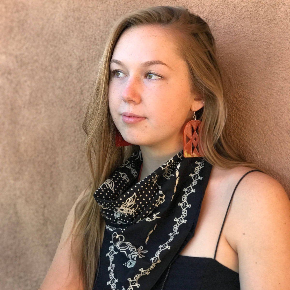 Glorieta Black Vintage-Inspired Biker Bandana (22-Inch / Cotton)