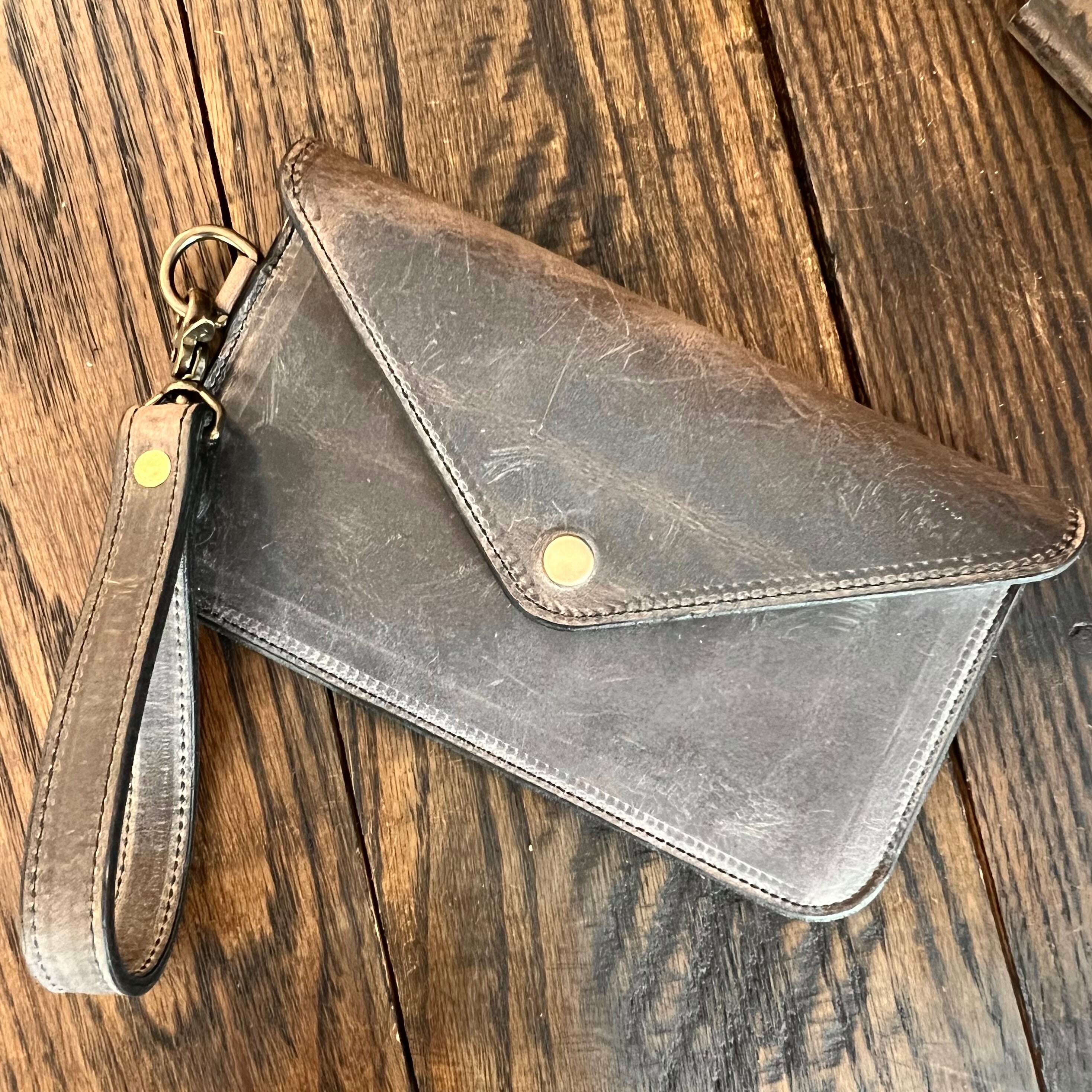 Elle Clutch w/ Wristlet